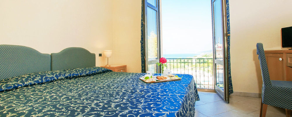 Park Hotel Villa Americana Rodi Garganico Kültér fotó