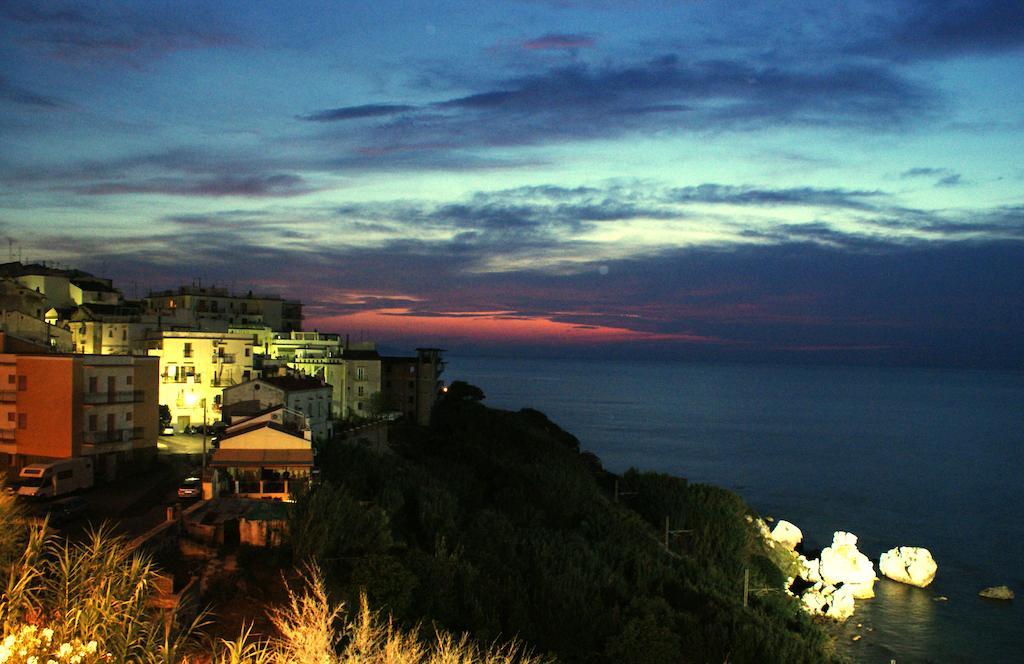 Park Hotel Villa Americana Rodi Garganico Kültér fotó
